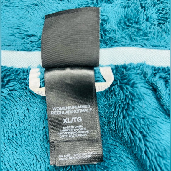 The North Face Women's Aqua and Navy Ski Jacket - Picture 9 of 9